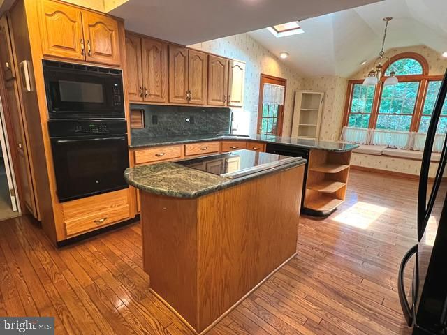 690 OLD SCHOOL HOUSE DR, Springfield, PA 19064