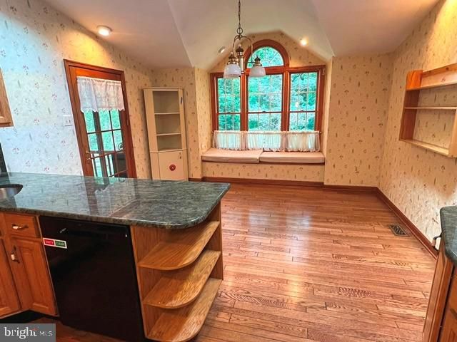 690 OLD SCHOOL HOUSE DR, Springfield, PA 19064