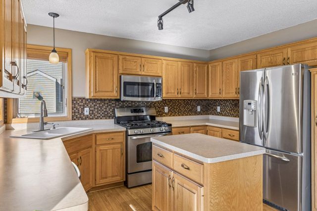 3517 99th Avenue N, Brooklyn Park, MN 55443