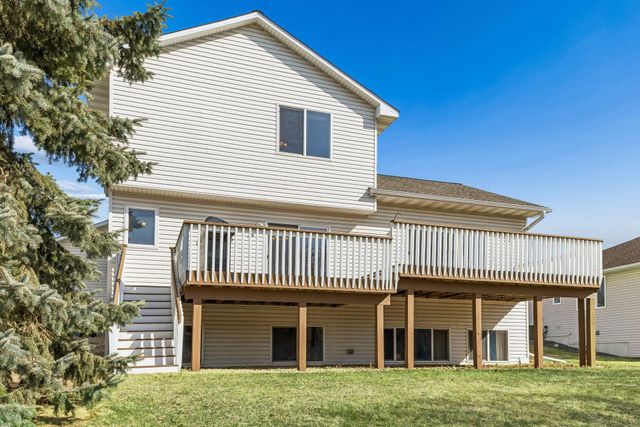 3517 99th Avenue N, Brooklyn Park, MN 55443