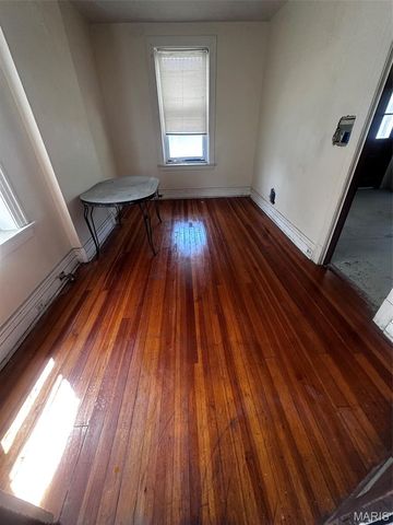 3239 Nebraska Avenue, St Louis, MO 63118