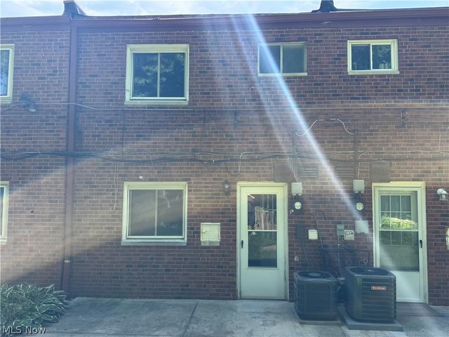 4393 Fairway Drive, Cleveland, OH 44135