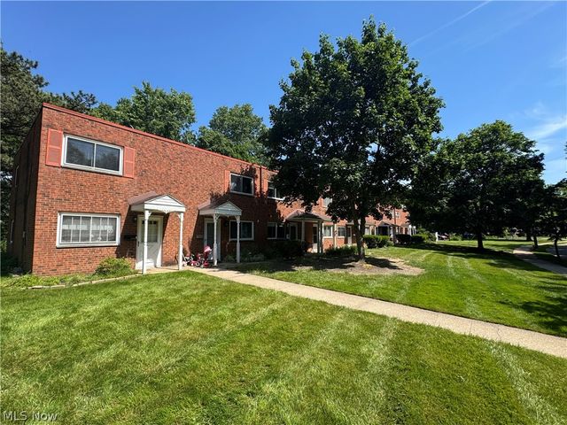 4393 Fairway Drive, Cleveland, OH 44135