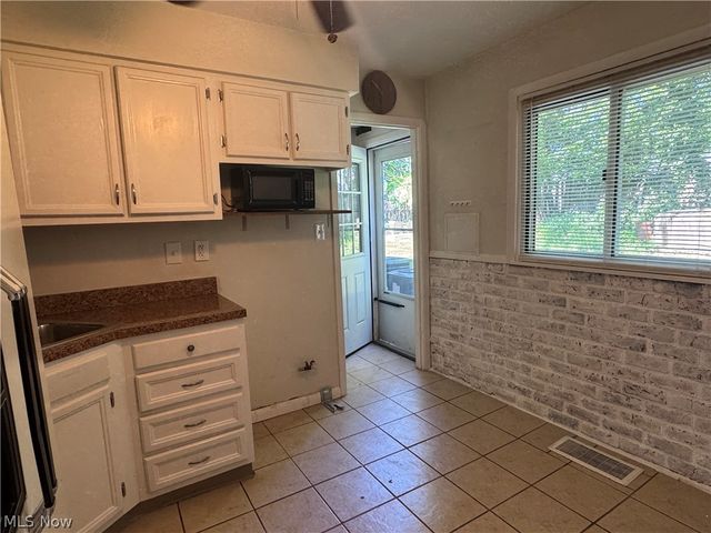 4393 Fairway Drive, Cleveland, OH 44135