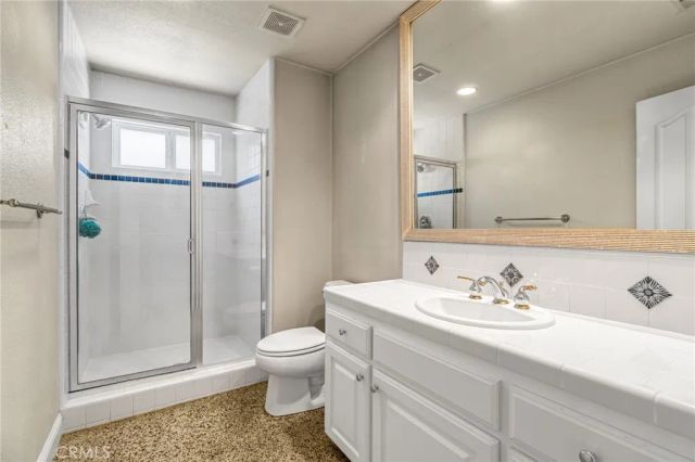 5025 W Birch, Fresno, CA 93722