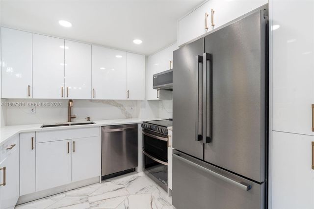 1985 S Ocean Dr 9G, Hallandale Beach, FL 33009