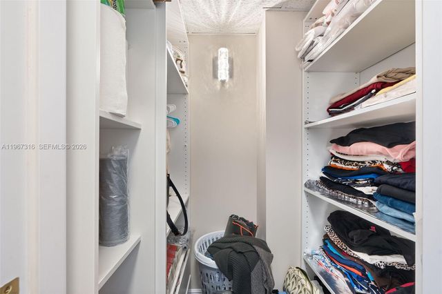 1985 S Ocean Dr 9G, Hallandale Beach, FL 33009