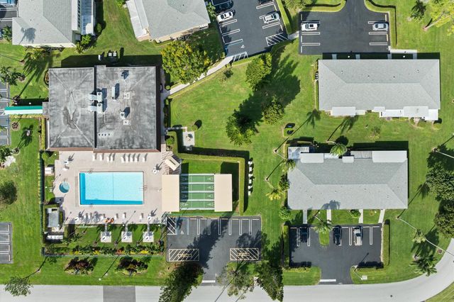 1101 Cactus Terrace 203, Delray Beach, FL 33445