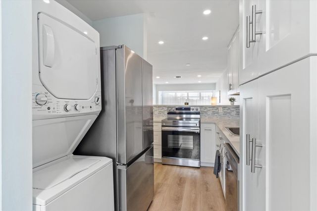 1101 Cactus Terrace 203, Delray Beach, FL 33445