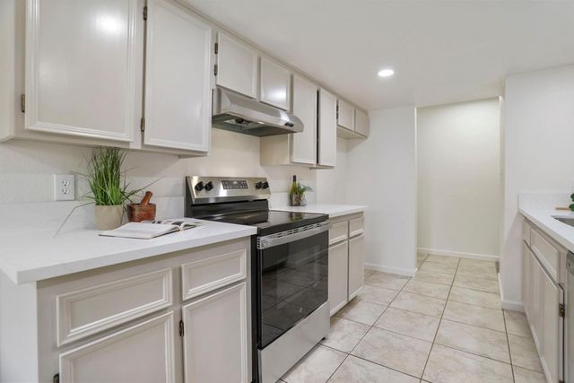 2029 Venus Dr, Ceres, CA 95307