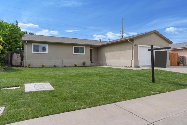 2029 Venus Dr, Ceres, CA 95307