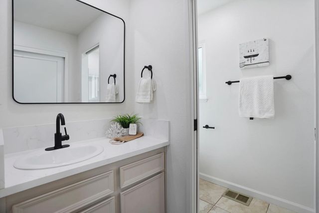 2029 Venus Dr, Ceres, CA 95307