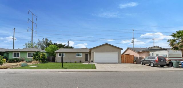 2029 Venus Dr, Ceres, CA 95307