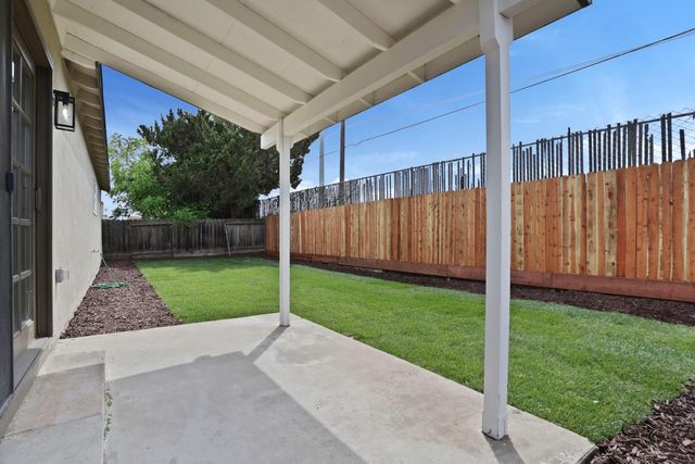 2029 Venus Dr, Ceres, CA 95307