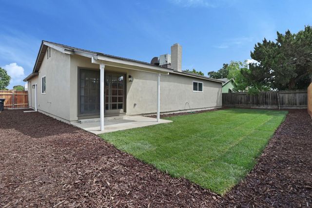 2029 Venus Dr, Ceres, CA 95307