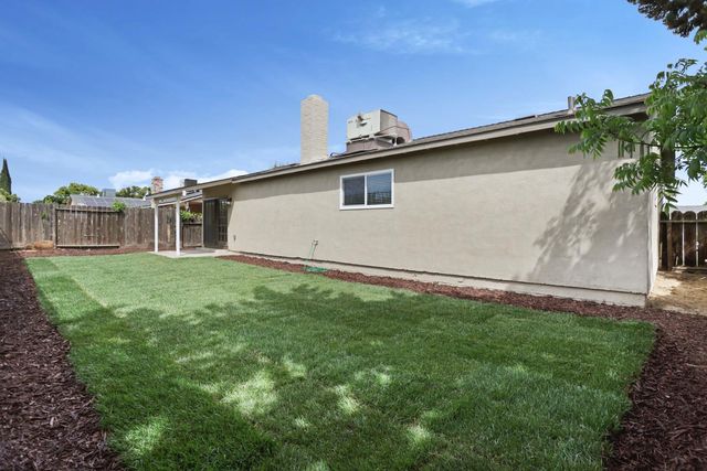 2029 Venus Dr, Ceres, CA 95307