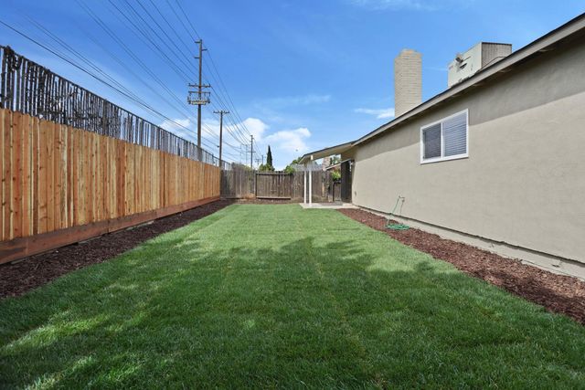 2029 Venus Dr, Ceres, CA 95307