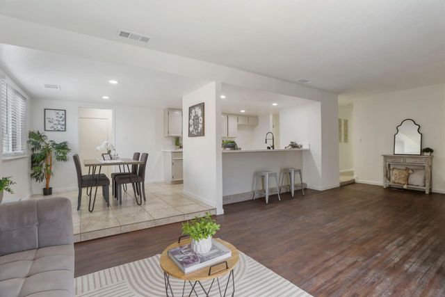 2029 Venus Dr, Ceres, CA 95307