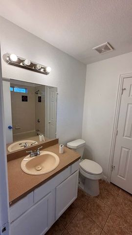 1511 Doyle Avenue, Dallas, TX 75203