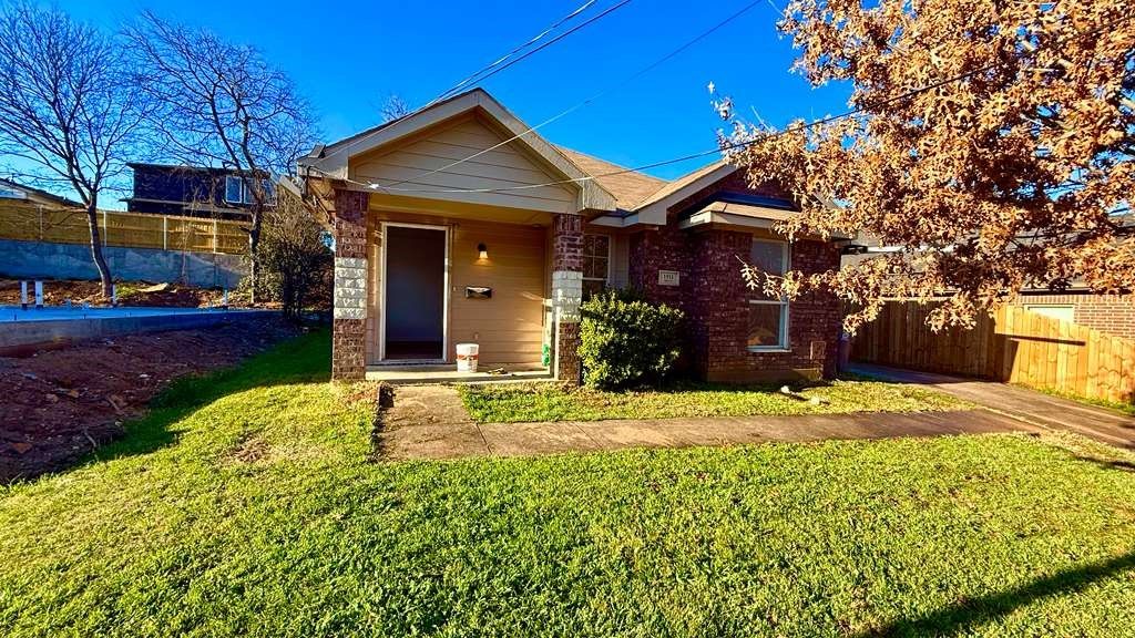1511 Doyle Avenue, Dallas, TX 75203