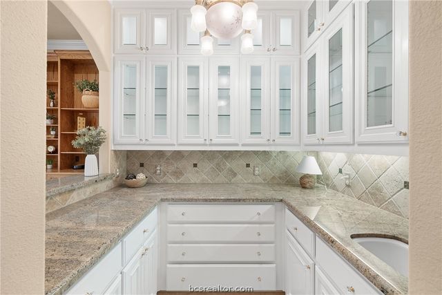 5305 Cascades Court, College Station, TX 77845