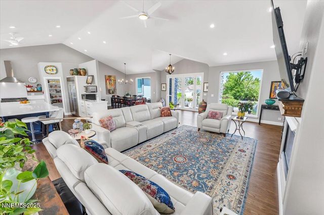 346 Wolf Run Court, Reno, NV 89511