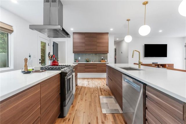 3941 Lake SE Drive, Smyrna, GA 30082