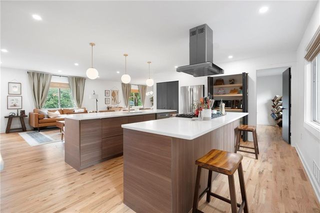 3941 Lake SE Drive, Smyrna, GA 30082