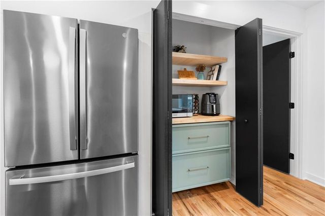 3941 Lake SE Drive, Smyrna, GA 30082