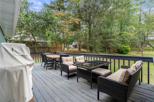 3941 Lake SE Drive, Smyrna, GA 30082