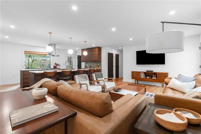 3941 Lake SE Drive, Smyrna, GA 30082