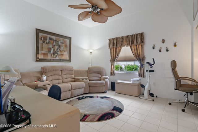 9401 Fox Hollow Lane, Weeki Wachee, FL 34613