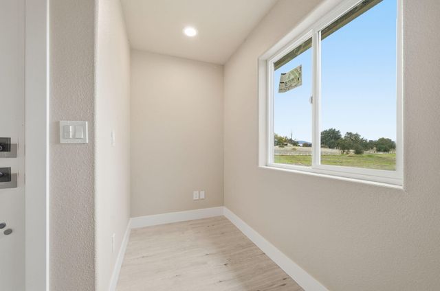 17014 Keswick Dam Road, Redding, CA 96003