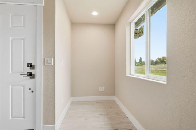 17014 Keswick Dam Road, Redding, CA 96003