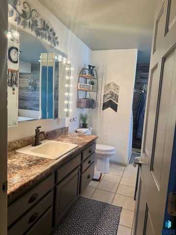 1516 Deerfield Ln Lane, Mitchell, SD 57301