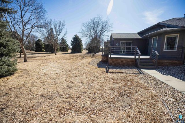 1516 Deerfield Ln Lane, Mitchell, SD 57301