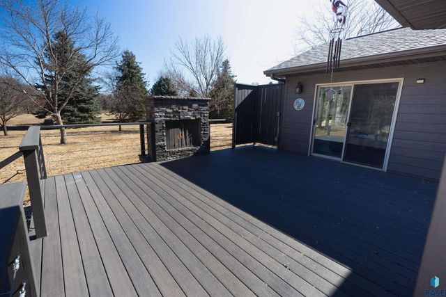 1516 Deerfield Ln Lane, Mitchell, SD 57301