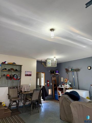 1516 Deerfield Ln Lane, Mitchell, SD 57301