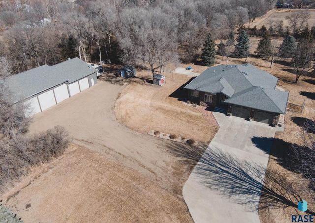 1516 Deerfield Ln Lane, Mitchell, SD 57301