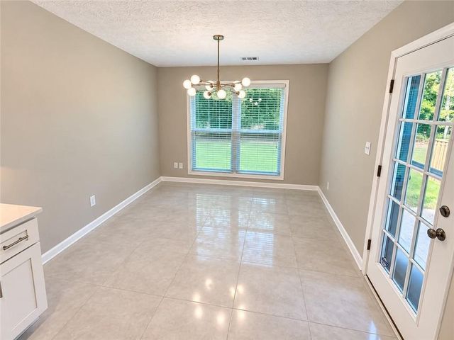 1831 Green Oak Circle, Lawrenceville, GA 30043