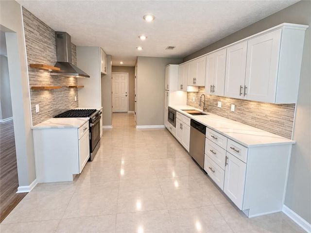 1831 Green Oak Circle, Lawrenceville, GA 30043