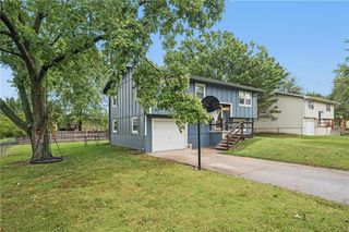 303 W 2nd Terrace, Wellsville, KS 66092