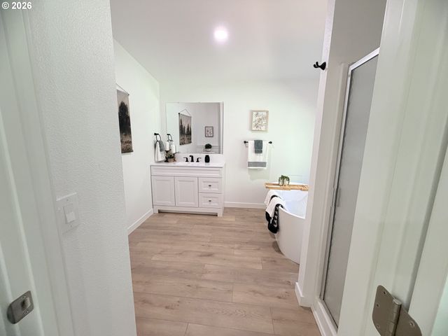 71 N HOBBY Ct, Otis, OR 97368