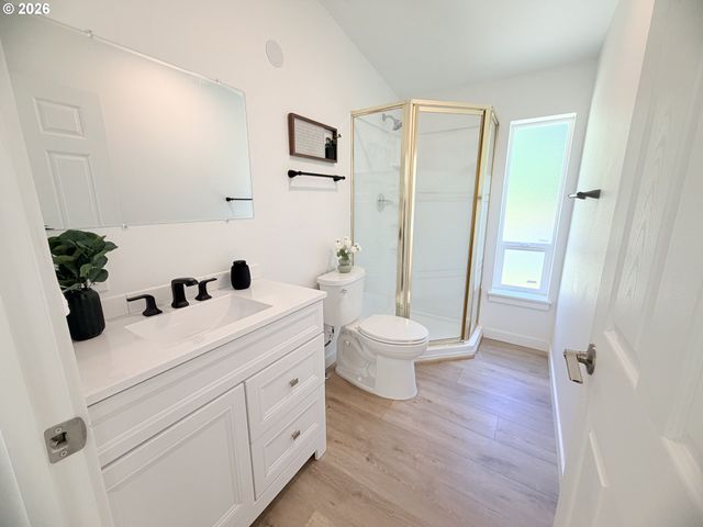 71 N HOBBY Ct, Otis, OR 97368