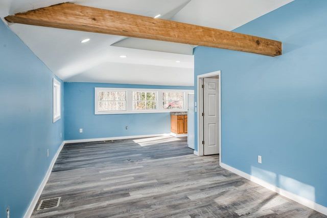 8 Phillips Lane, Rochester, NH 03868