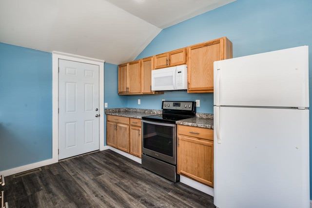 8 Phillips Lane, Rochester, NH 03868