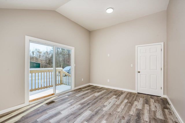 8 Phillips Lane, Rochester, NH 03868