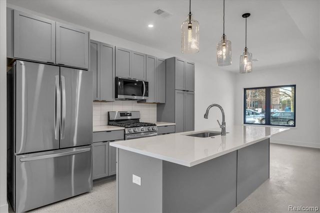 7542 Churchill Street, Detroit, MI 48206
