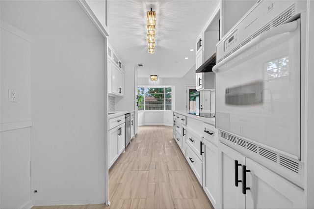 9211 Blankenship Drive, Houston, TX 77080