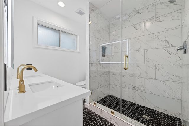 9211 Blankenship Drive, Houston, TX 77080